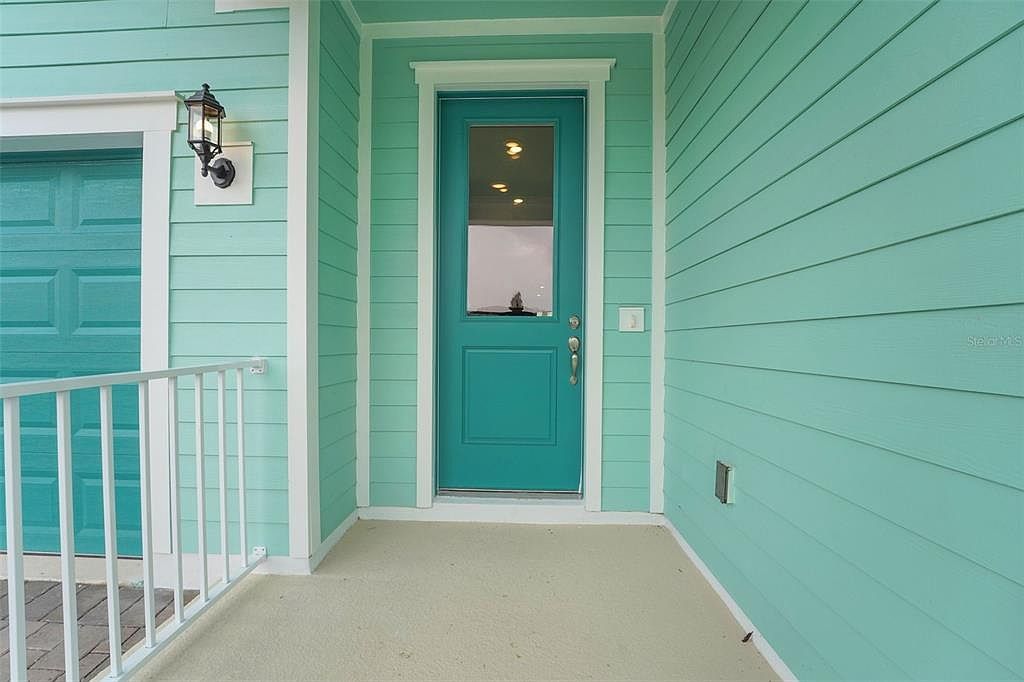 985 Fiesta Key Cir Lady Lake, FL 32159 - Thumbnail 4