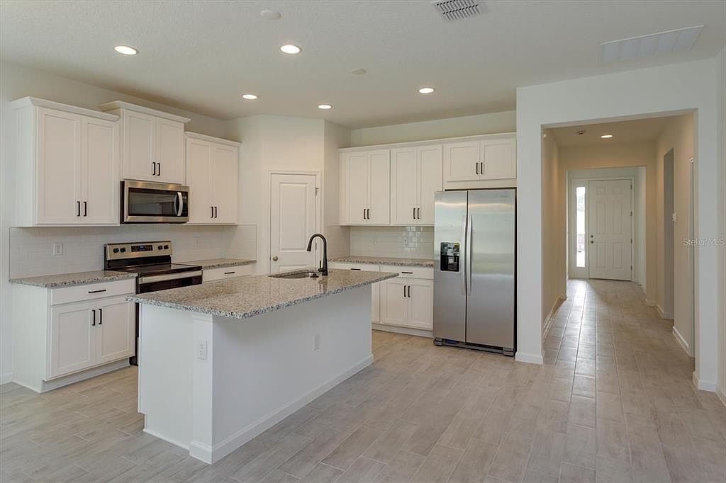 2857 Supermarine Rd Tavares, FL 32778 - Thumbnail 4