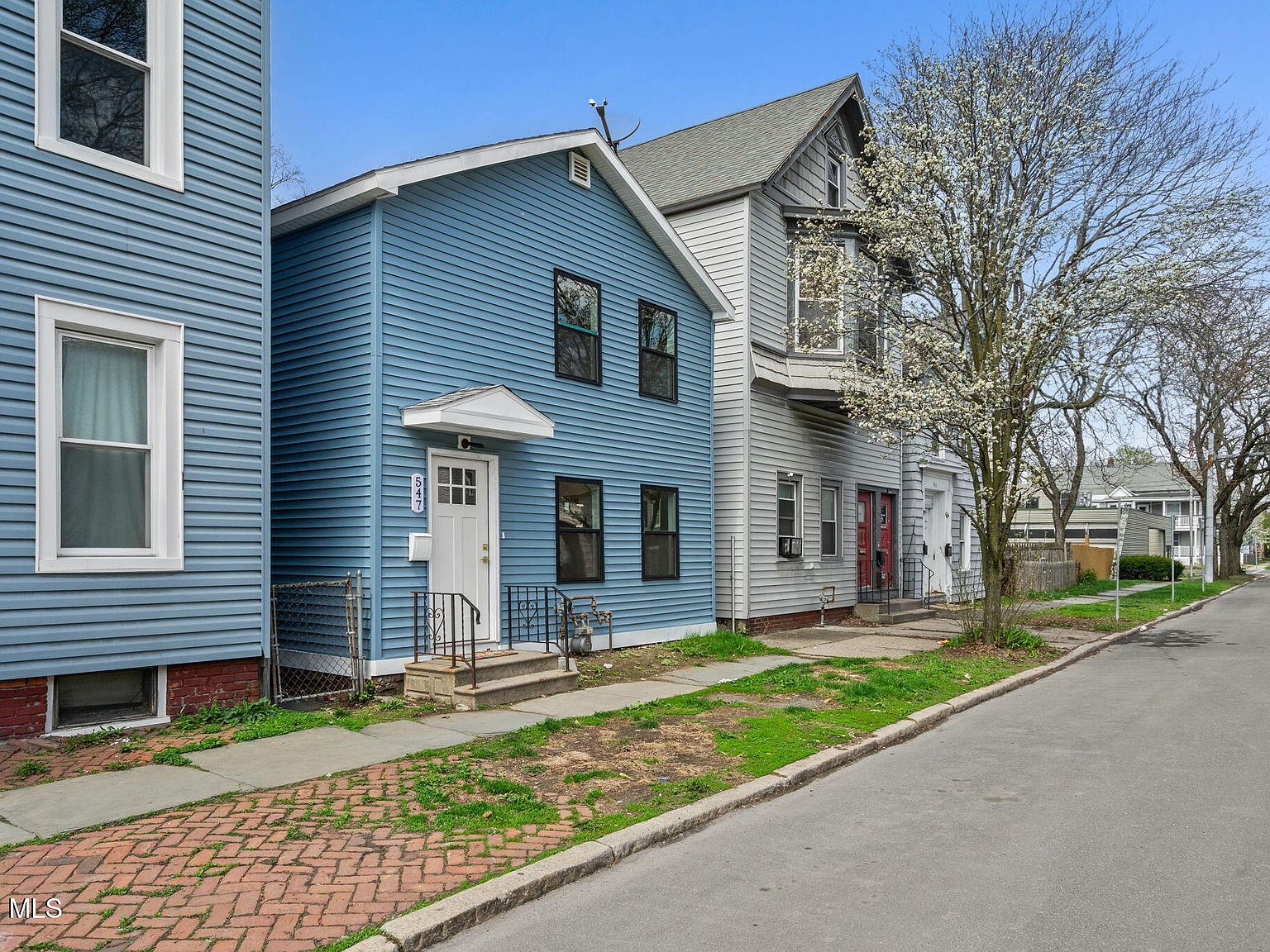 547 5th Ave Troy, NY 12182 - Thumbnail 4