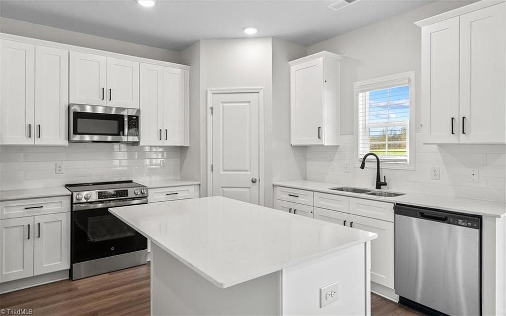 4198 Emmas Way East Bend, NC 27018 - Thumbnail 4