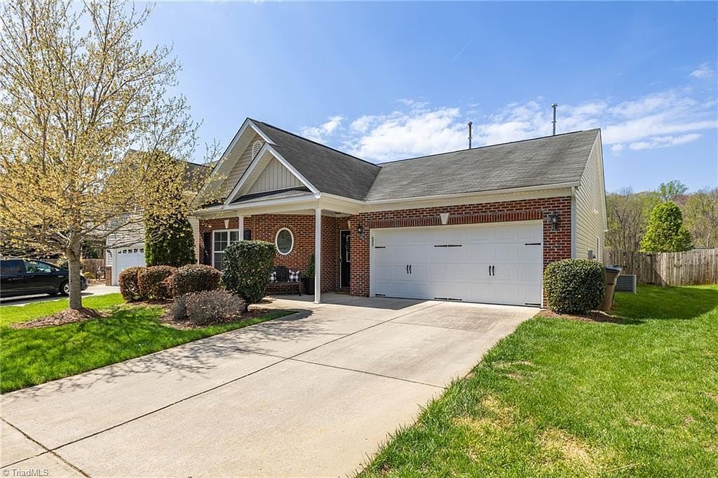 5905 Laurel Creek Ct Greensboro, NC 27405 - Thumbnail 4