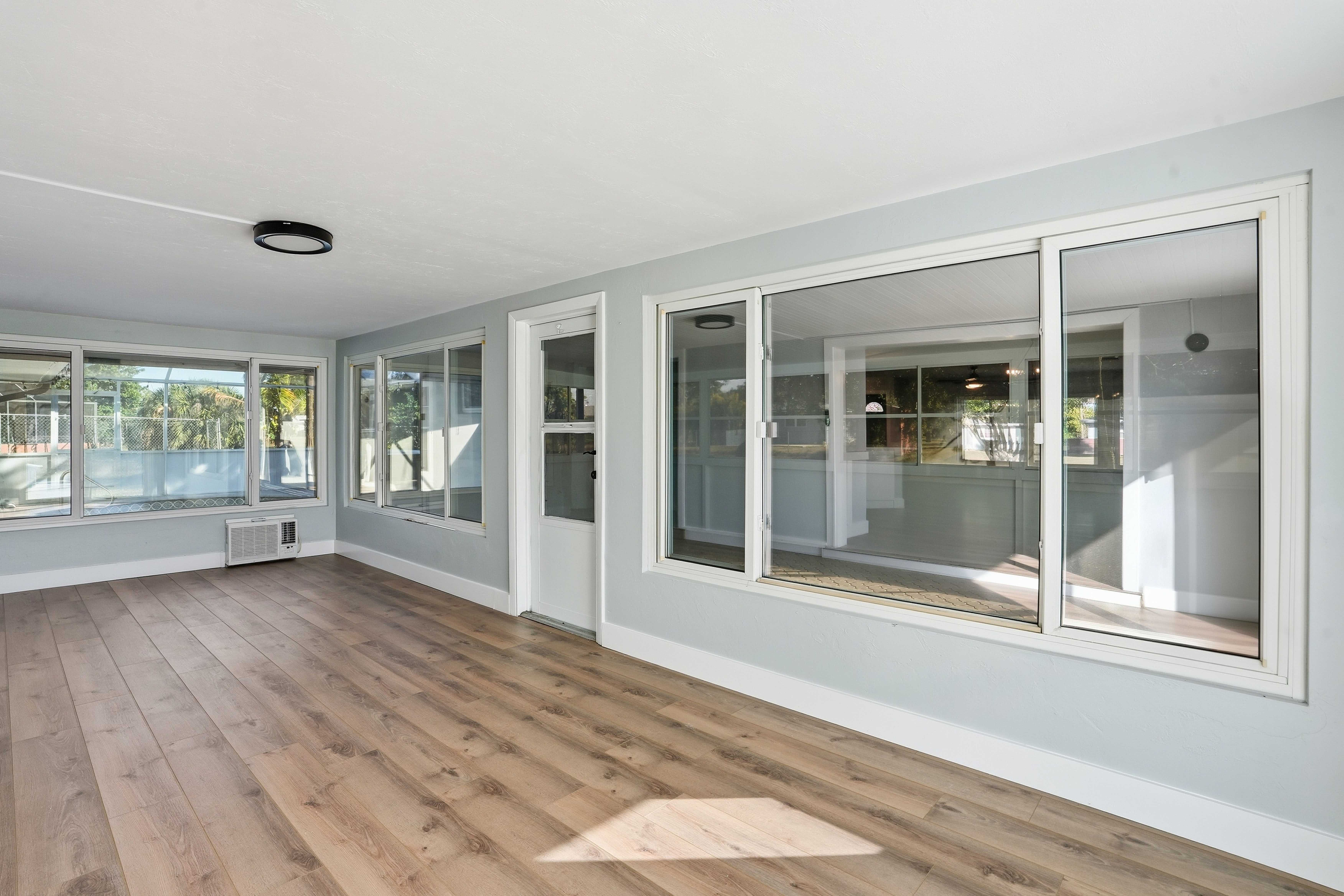 113 E Lake Dr, Lehigh Acres, Florida, USA, 33936 - Thumbnail 5