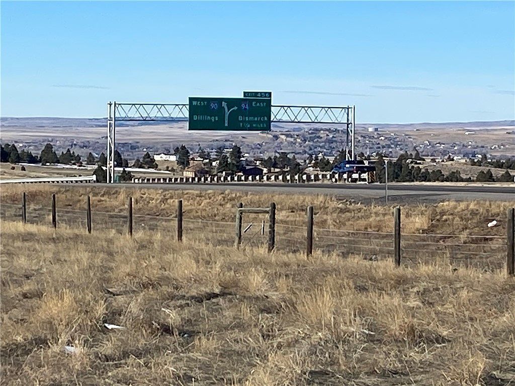 4527 Old Hardin Rd Billings, MT 59101 - Thumbnail 4