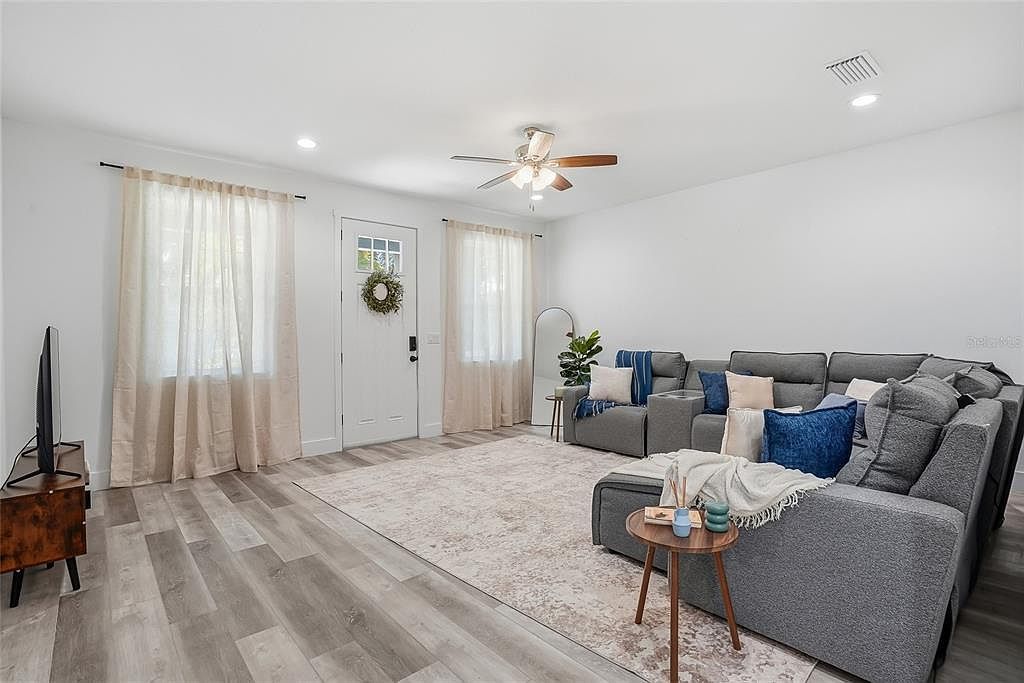 3208 Deleuil Ave Tampa, FL 33610 - Thumbnail 4