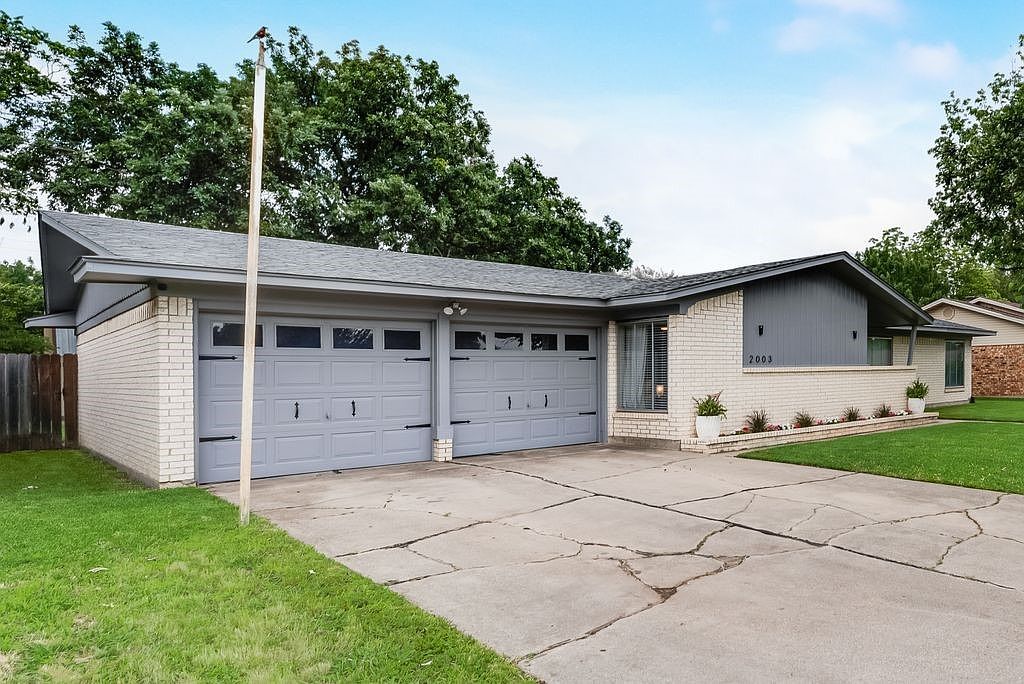 2003 Cypress St Gainesville, TX 76240 - Thumbnail 4