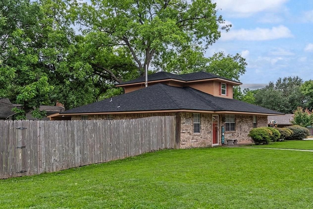 314 Fairfield St Gainesville, TX 76240 - Thumbnail 4