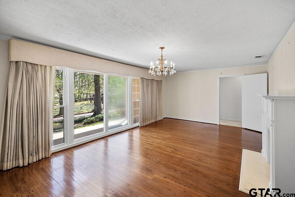 2715 S Robertson Ave Tyler, TX 75701 - Thumbnail 4