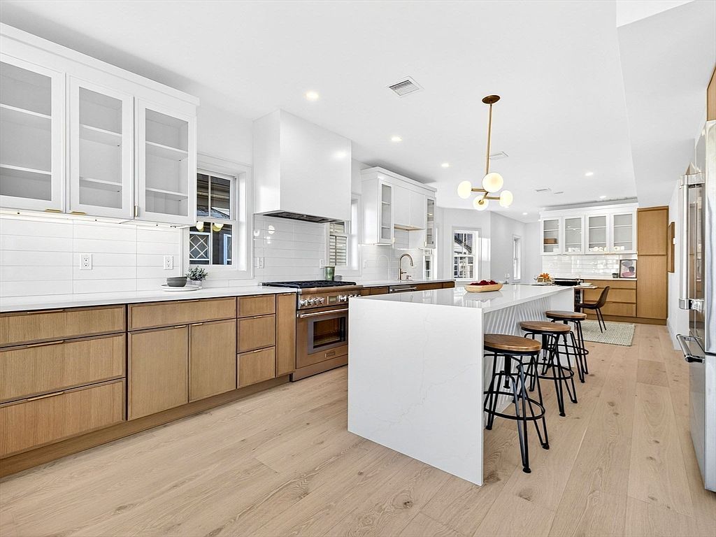 202 Powder House Blvd #2 Somerville, MA 02144 - Thumbnail 4