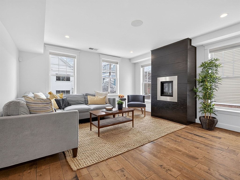 409 Norfolk St Cambridge, MA 02139 - Thumbnail 4