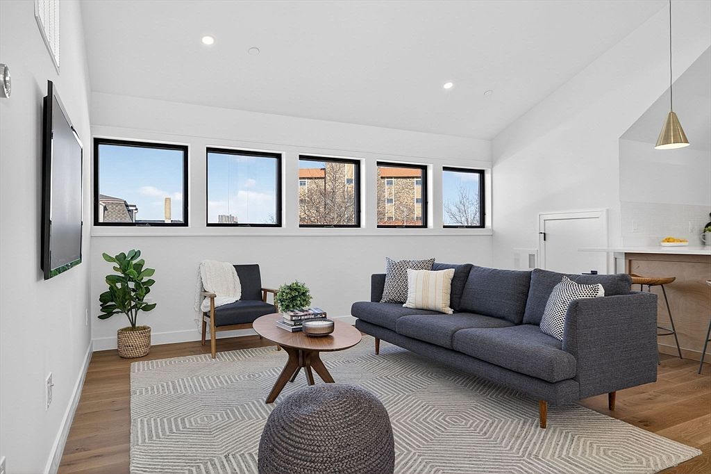 14 Hamlet St #C Somerville, MA 02143 - Thumbnail 4