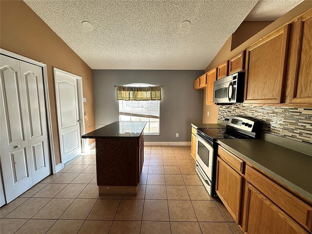 256 Grouper Ct Poinciana, FL 34759 - Thumbnail 4