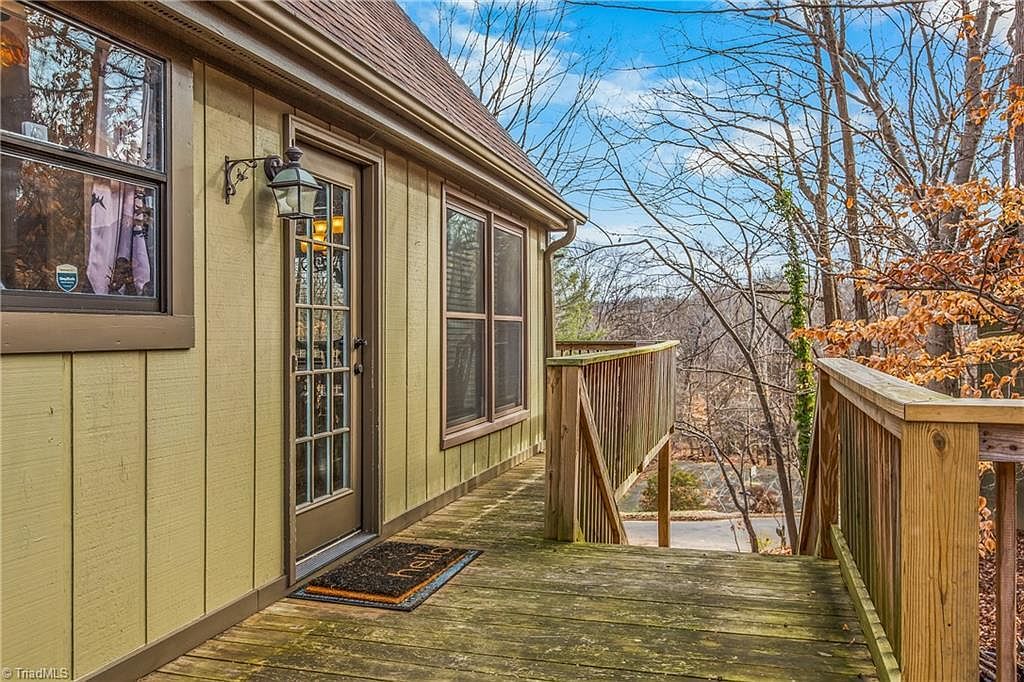 1916 Chateau Rdg Winston Salem, NC 27103 - Thumbnail 4