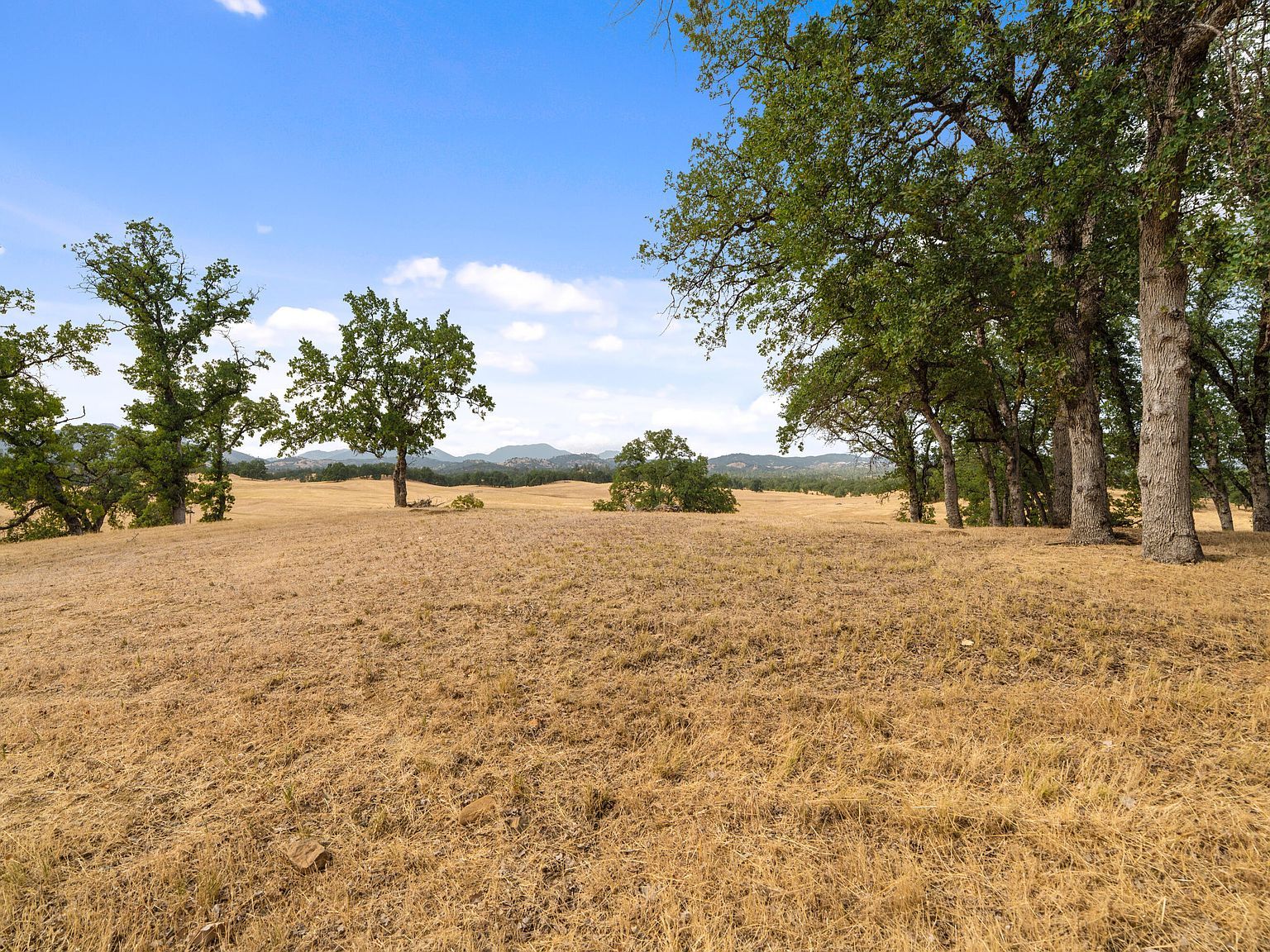 Somerset Dr Bella Vista, CA 96008 - Thumbnail 4