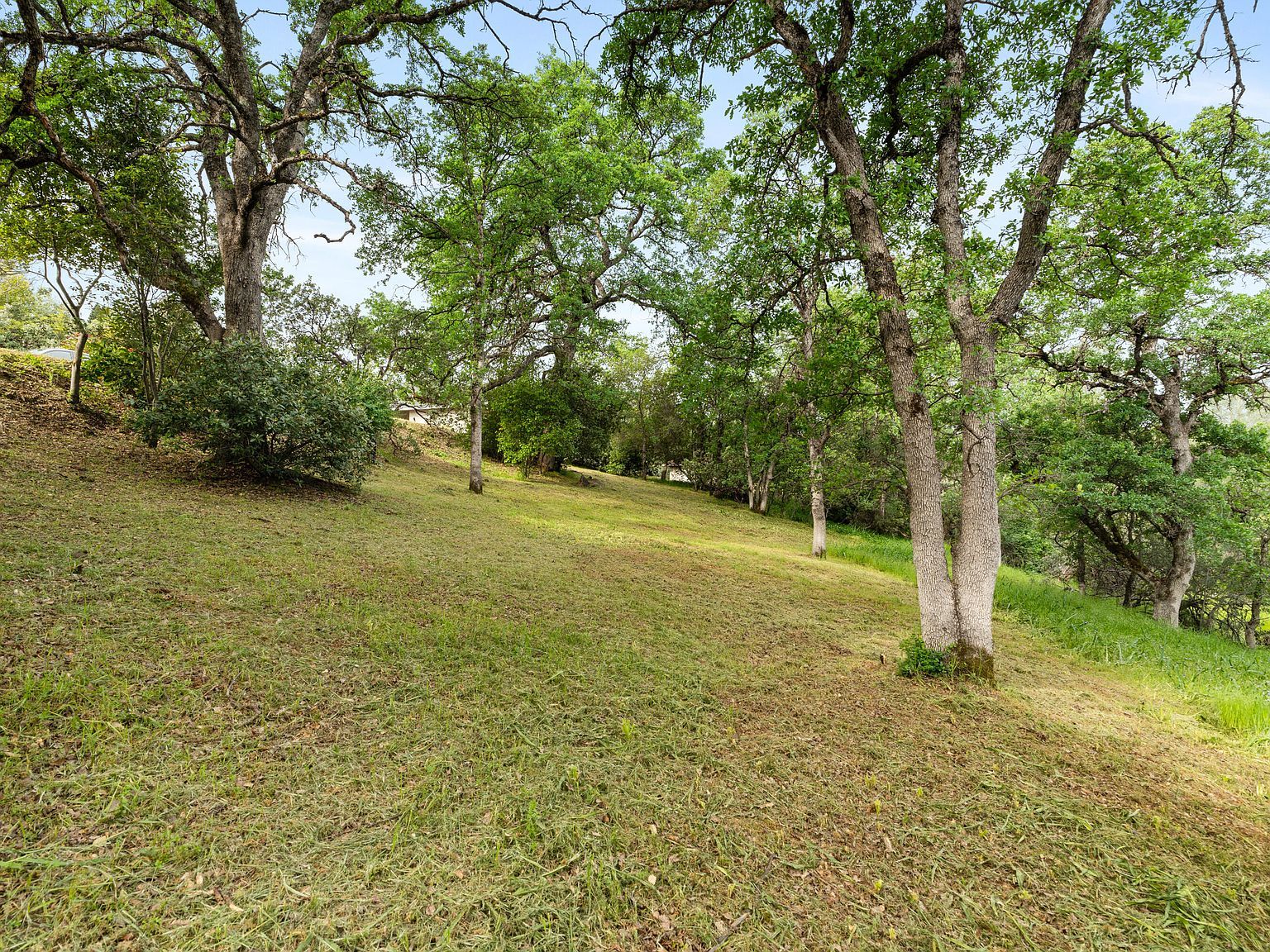 866 Pioneer Dr Redding, CA 96001 - Thumbnail 4