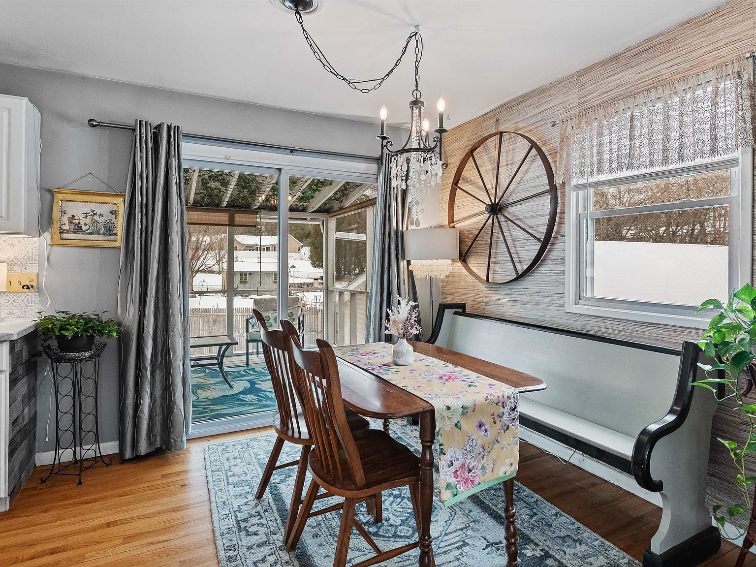 45 Pioneer St Essex Jct, VT 05452 - Thumbnail 4