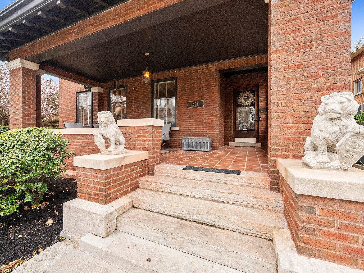 347 Kendall Pl Columbus, OH 43205 - Thumbnail 4