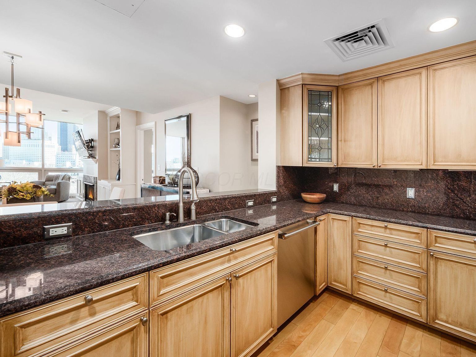 1 Miranova Pl APT 730 Columbus, OH 43215 - Thumbnail 4