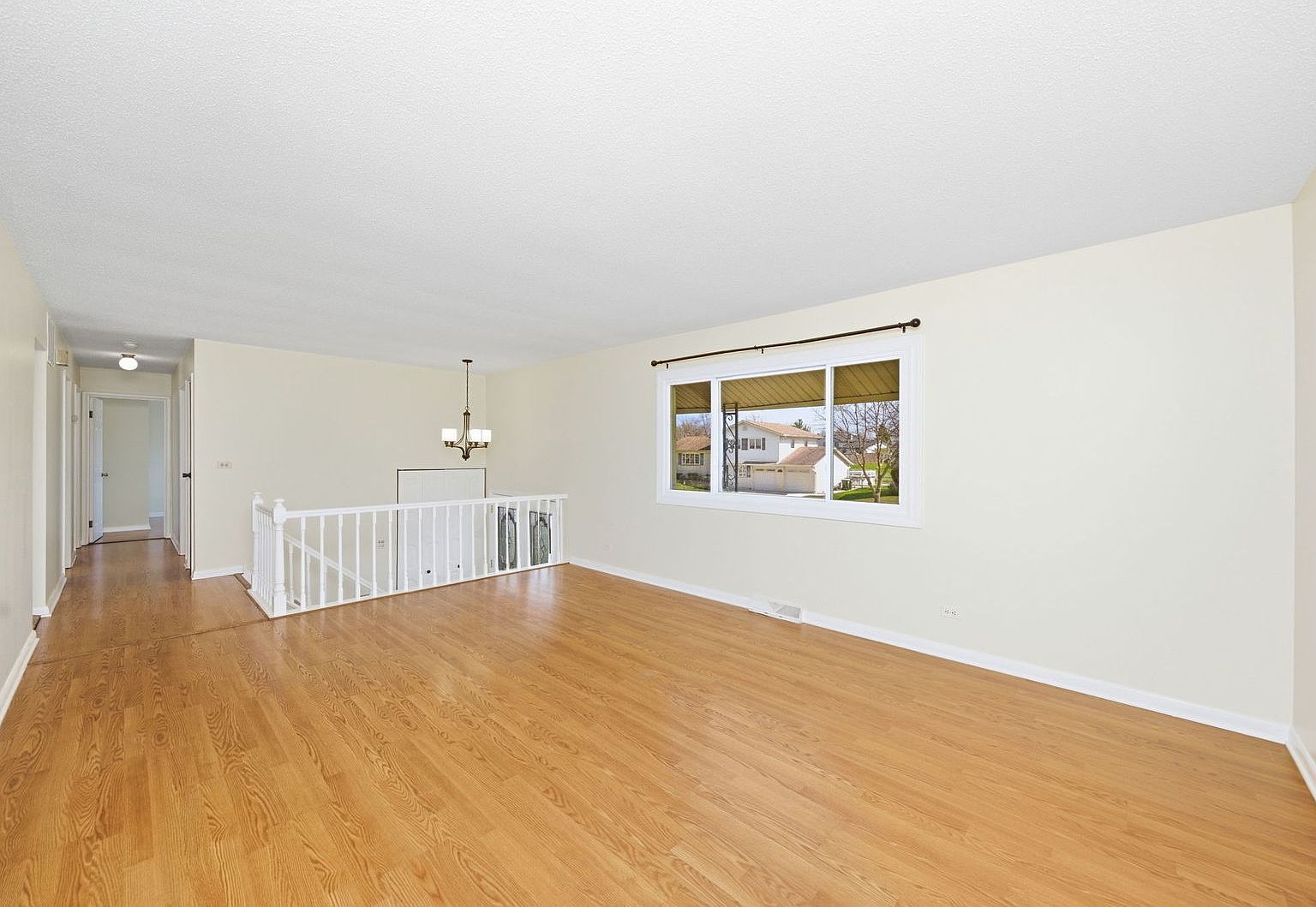 1432 James Way Elk Grove Village, IL 60007 - Thumbnail 4