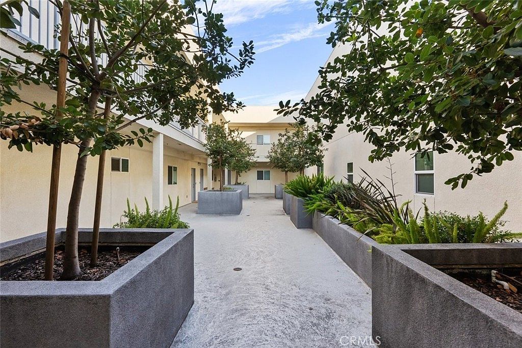 6320 Beck Ave North Hollywood, CA 91606 - Thumbnail 4