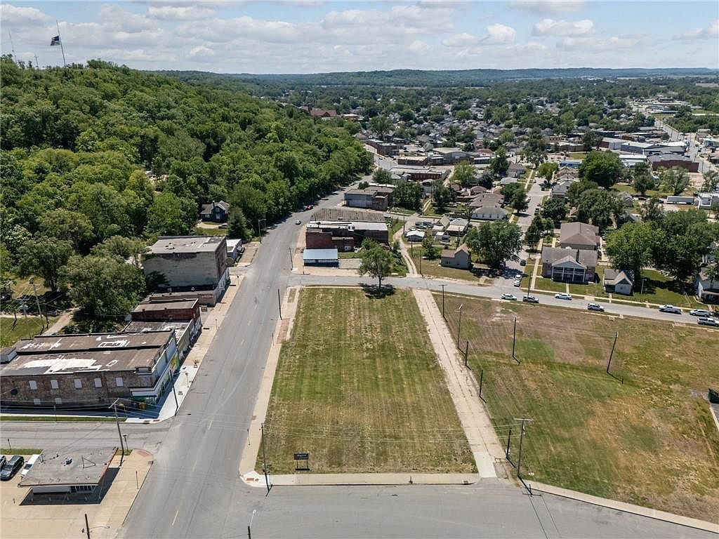 5002-5026 King Hill Ave Saint Joseph, MO 64504 - Thumbnail 4