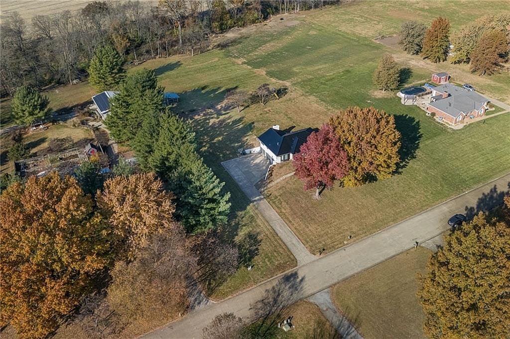 5900 Palomino Dr Saint Joseph, MO 64505 - Thumbnail 4