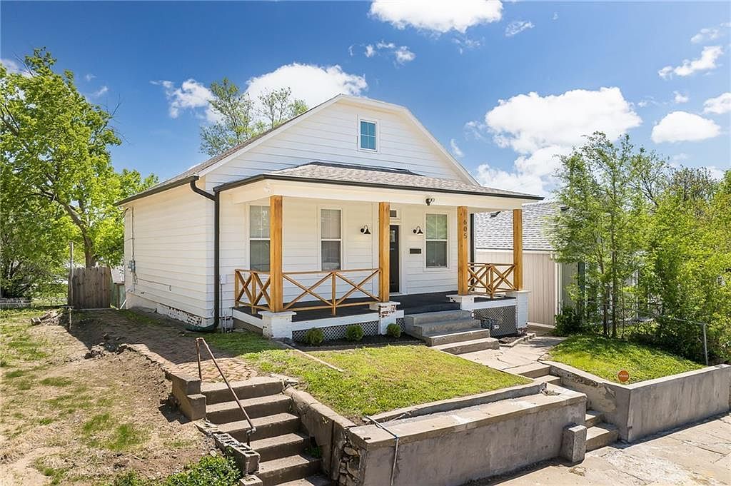 605 N 12th St Saint Joseph, MO 64501 - Thumbnail 4