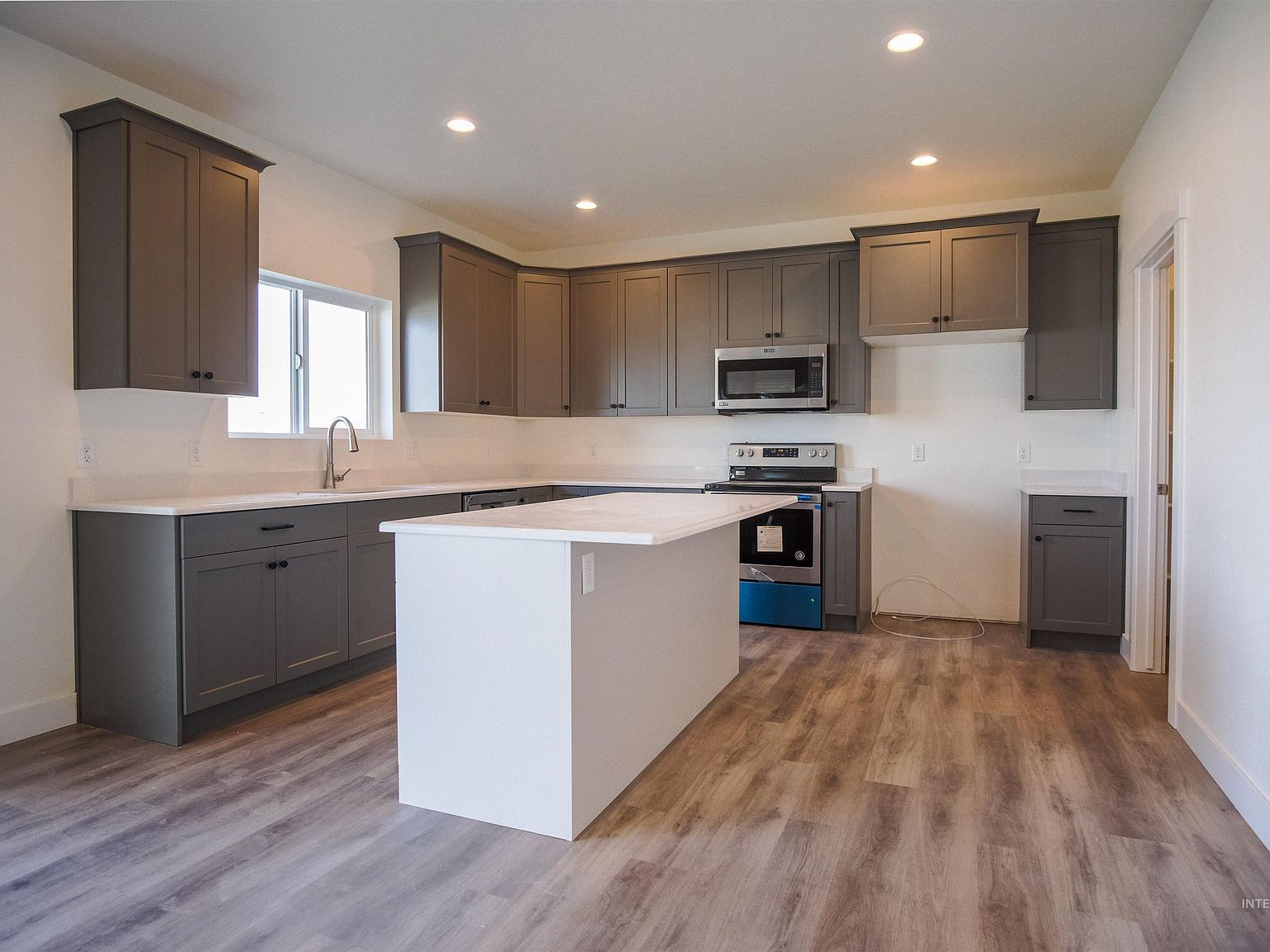 2441 Dorchester Ave Burley, ID 83318 - Thumbnail 4