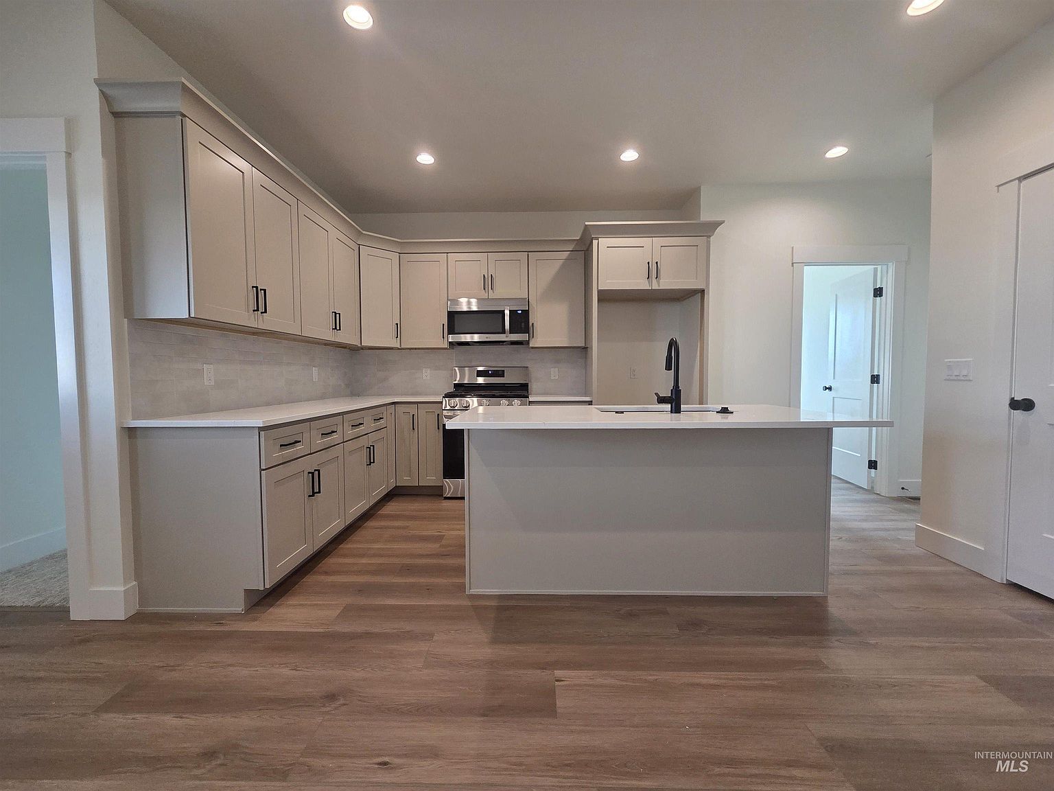 620 Oxford St Burley, ID 83318 - Thumbnail 4