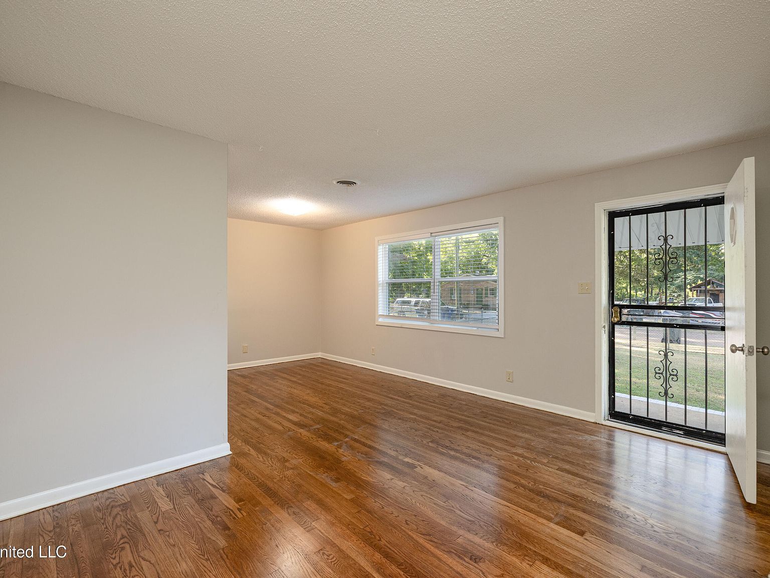 300 E Valley Ave Holly Springs, MS 38635 - Thumbnail 4