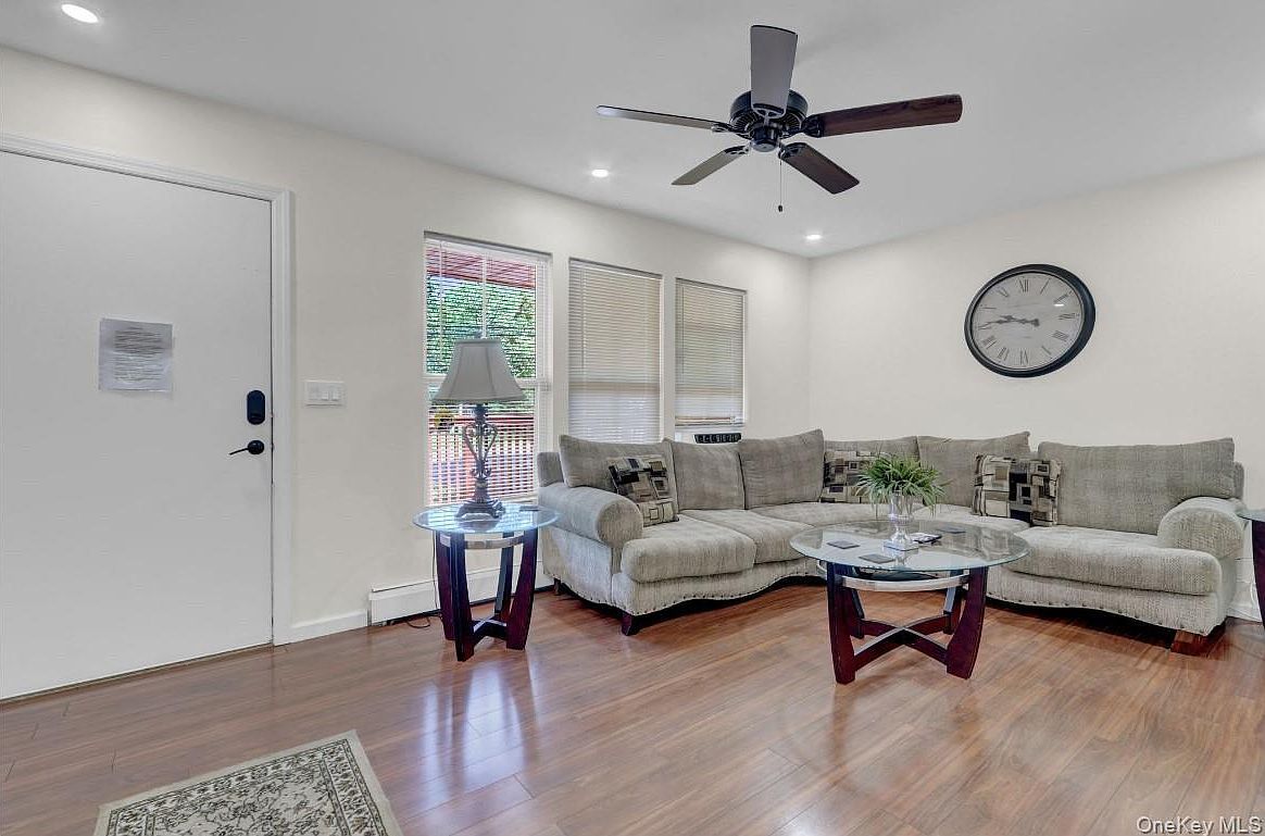 125 Grand Ave Shirley, NY 11967 - Thumbnail 4