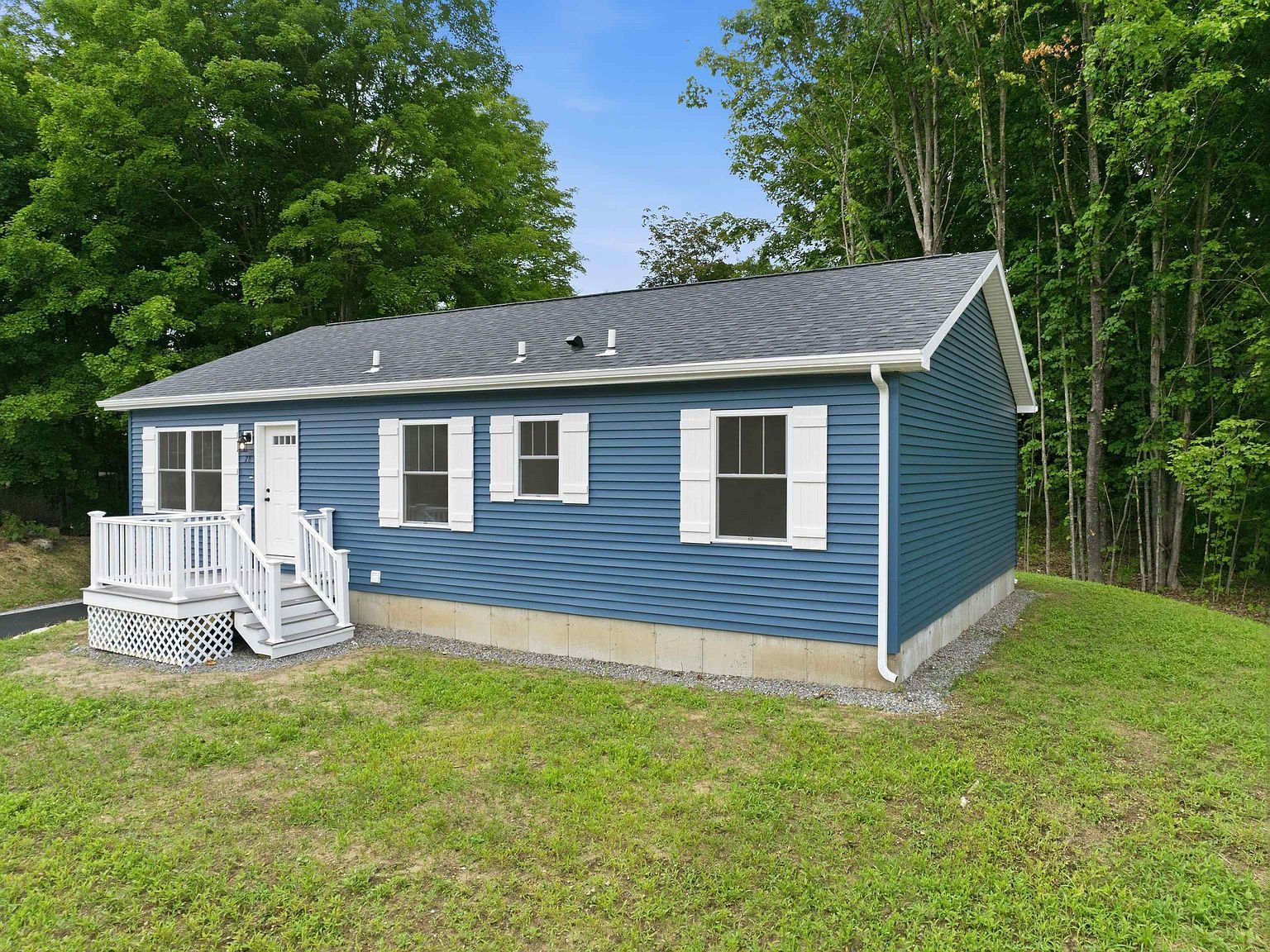 28 Cottage Pl Ashland, NH 03217 - Thumbnail 4