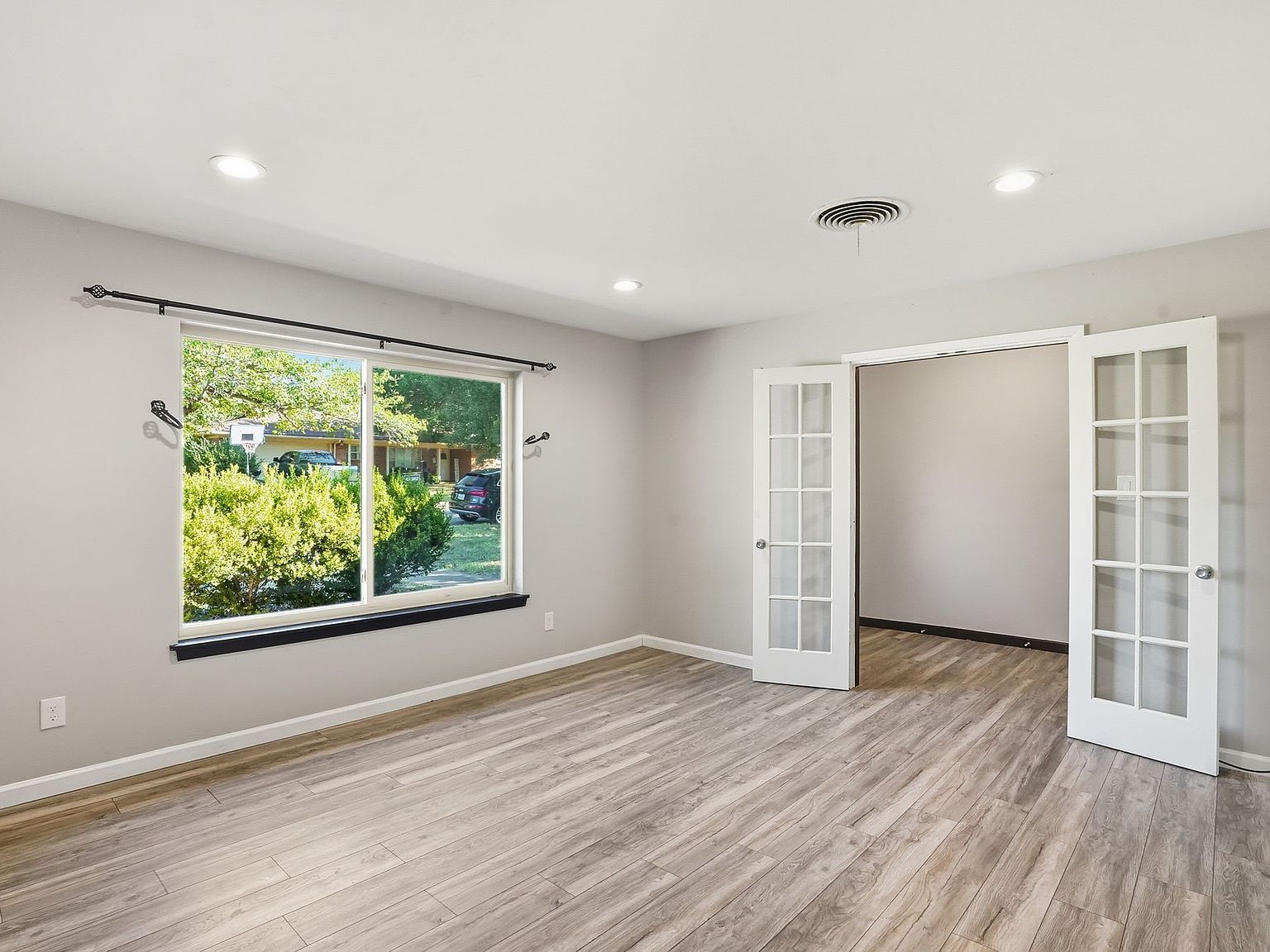 233 Bellvue Dr Fort Worth, TX 76134 - Thumbnail 4