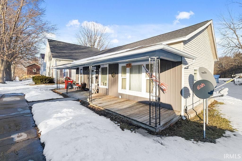 301 S Washington St Pierceton, IN 46562 - Thumbnail 4