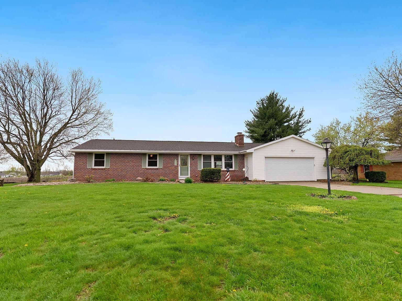 1402 Sunset Dr Winona Lake, IN 46590 - Thumbnail 4