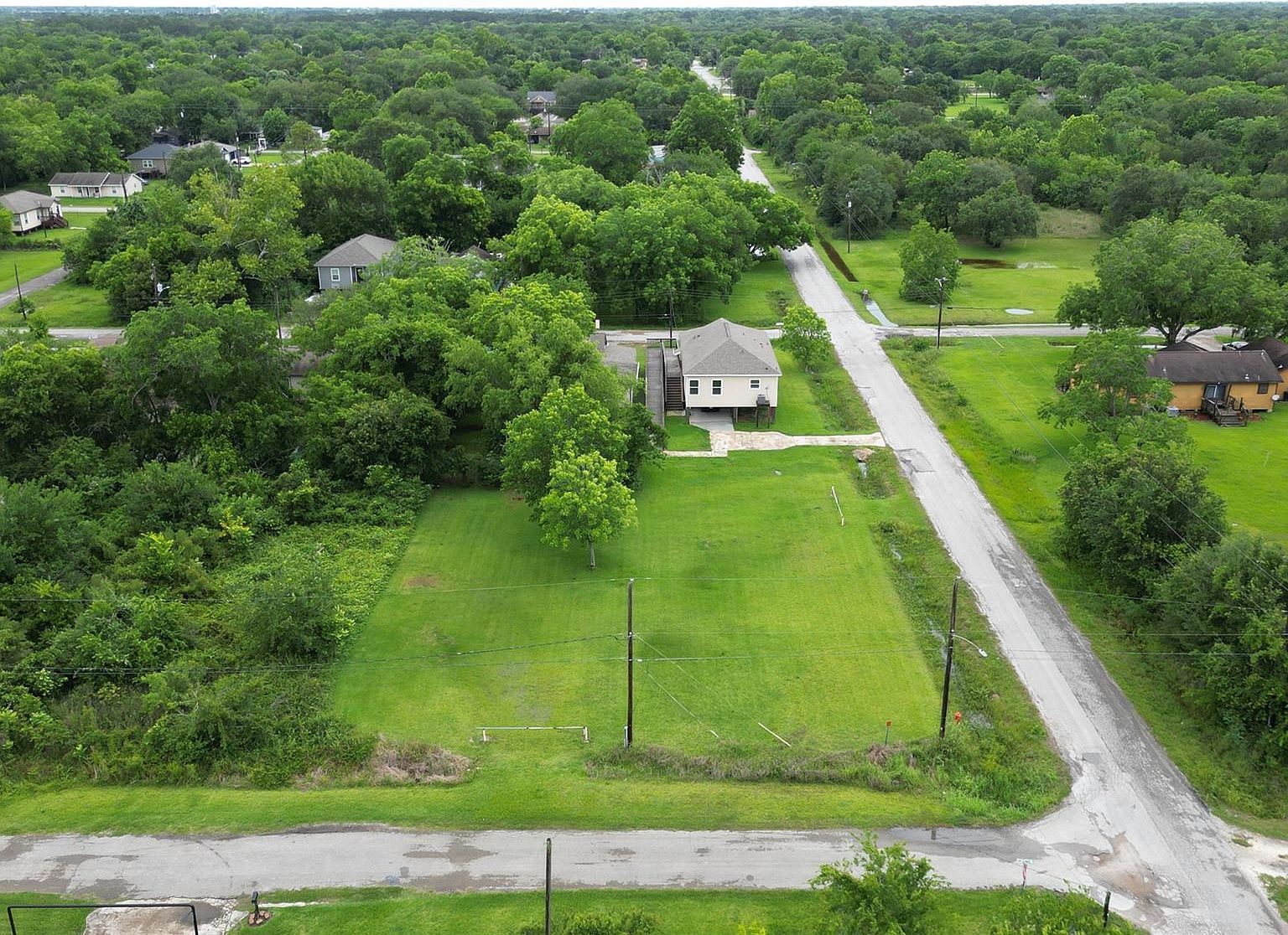 6713 Lewis Rd Hitchcock, TX 77563 - Thumbnail 4