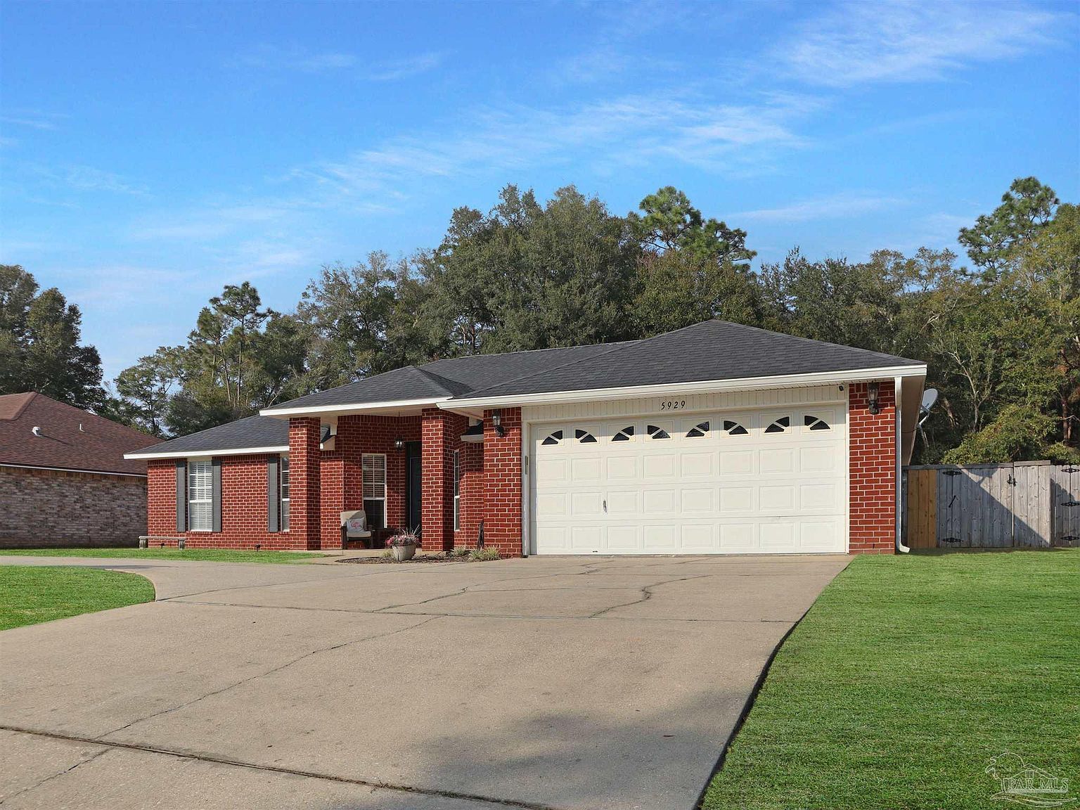 5929 Chi Chi Cir Milton, FL 32570 - Thumbnail 4