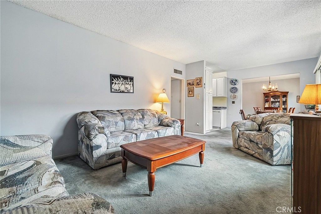 14560 Clark St UNIT 215 Van Nuys, CA 91411 - Thumbnail 4