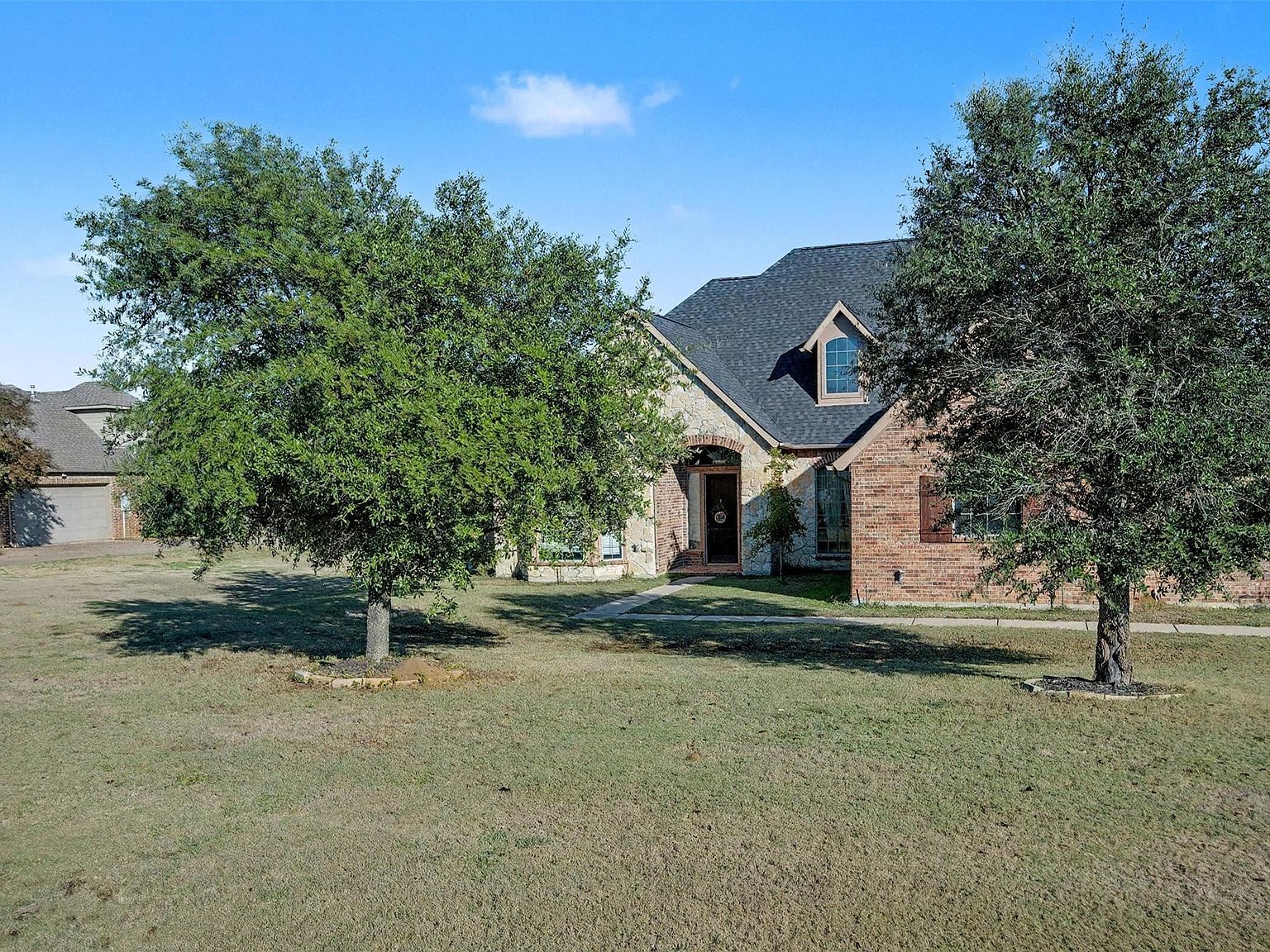 109 Silver Rose Blvd Burleson, TX 76028 - Thumbnail 4