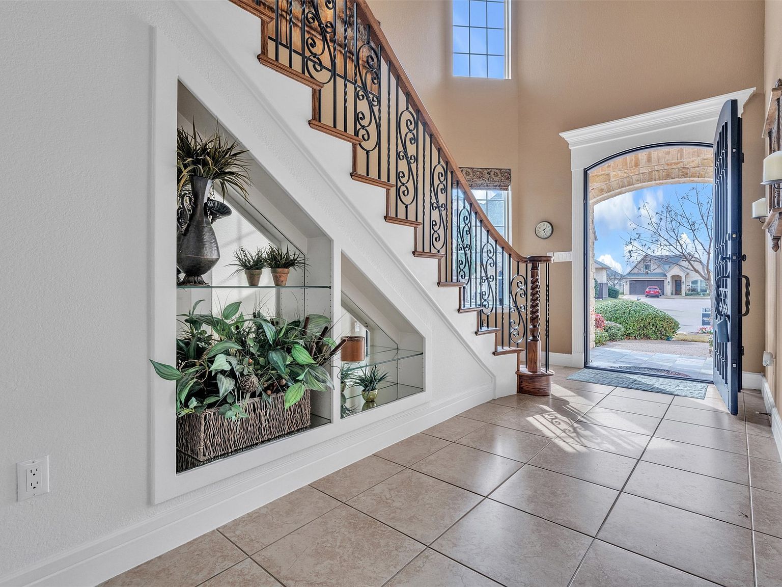 2400 Vineyard Dr Granbury, TX 76048 - Thumbnail 4