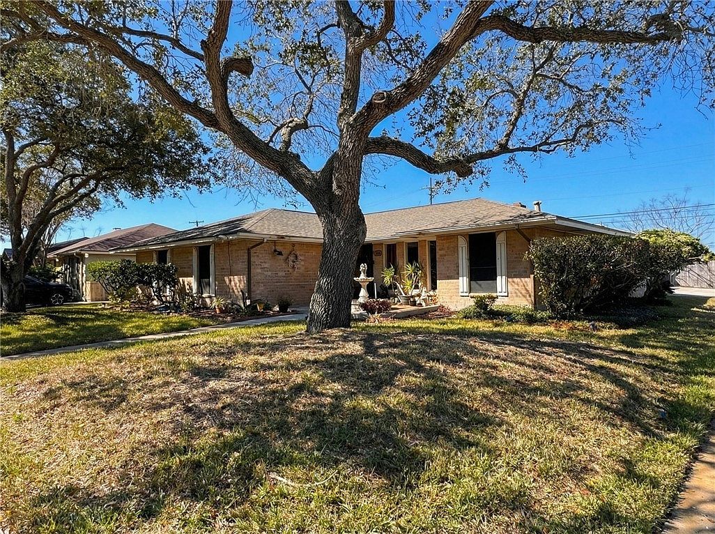 1102 Delta Dr Corpus Christi, TX 78412 - Thumbnail 4