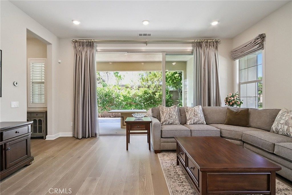 126 Palencia Irvine, CA 92618 - Thumbnail 4