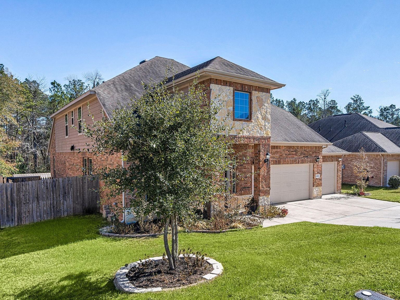 2007 Brookmont Dr Conroe, TX 77301 - Thumbnail 4