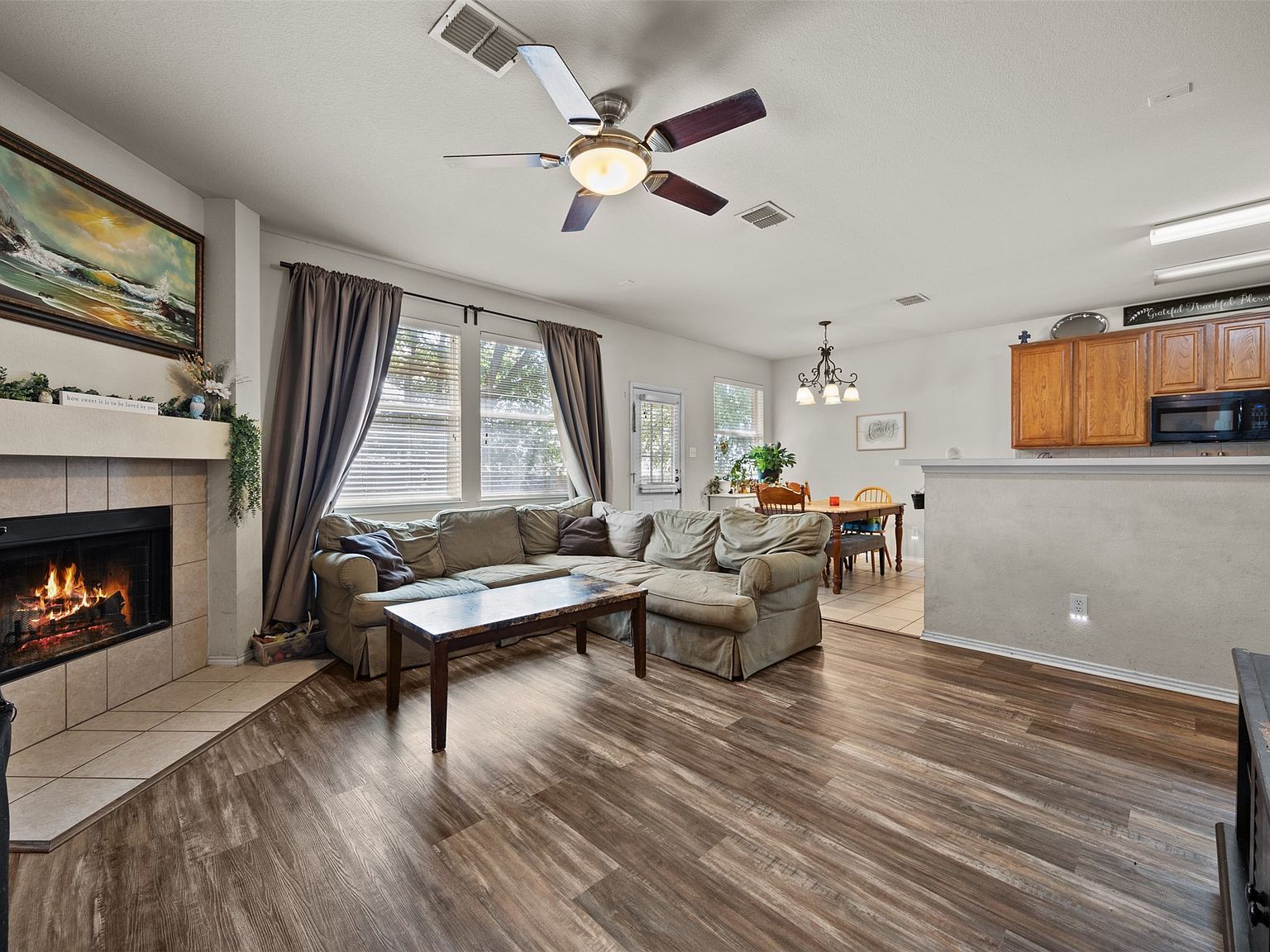 708 Hummingbird Trl Crowley, TX 76036 - Thumbnail 4