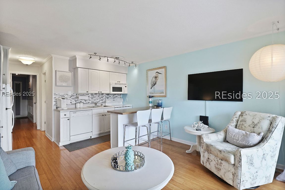 40 Folly Field Rd APT A209 Hilton Head Island, SC 29928 - Thumbnail 4