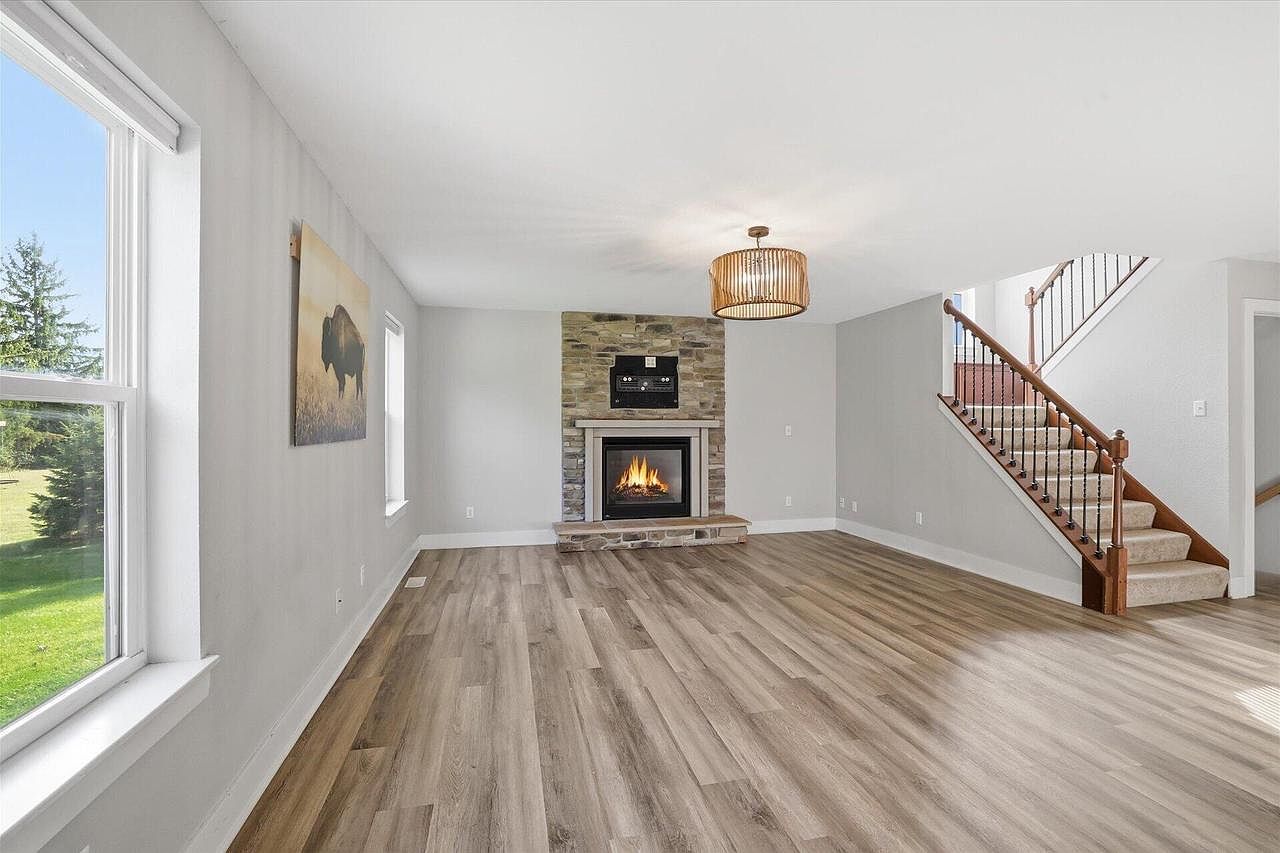 4260 Carneros Way Jackson, WI 53037 - Thumbnail 4