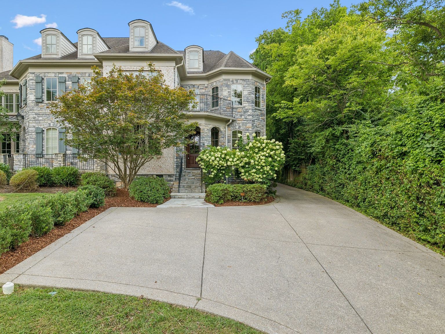 2021B Overhill Dr Nashville, TN 37215 - Thumbnail 4