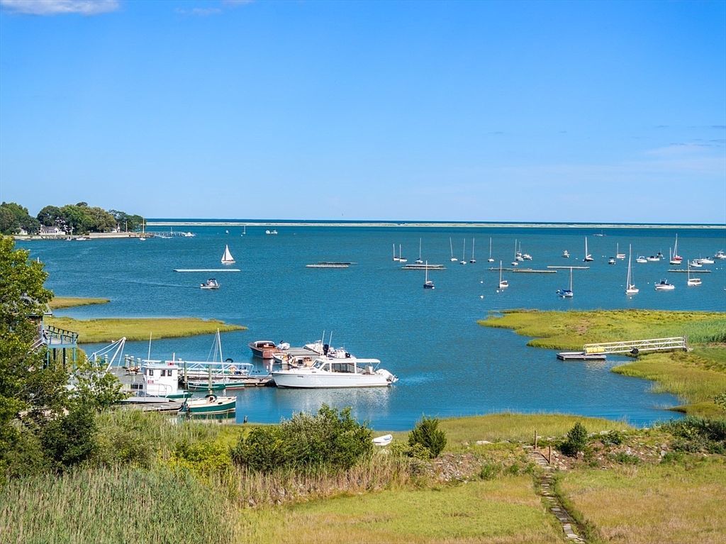 535 Washington St Duxbury, MA 02332 - Thumbnail 4