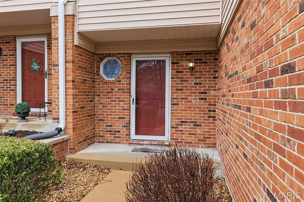 1323 Tahoe Valley Ct Ballwin, MO 63021 - Thumbnail 4