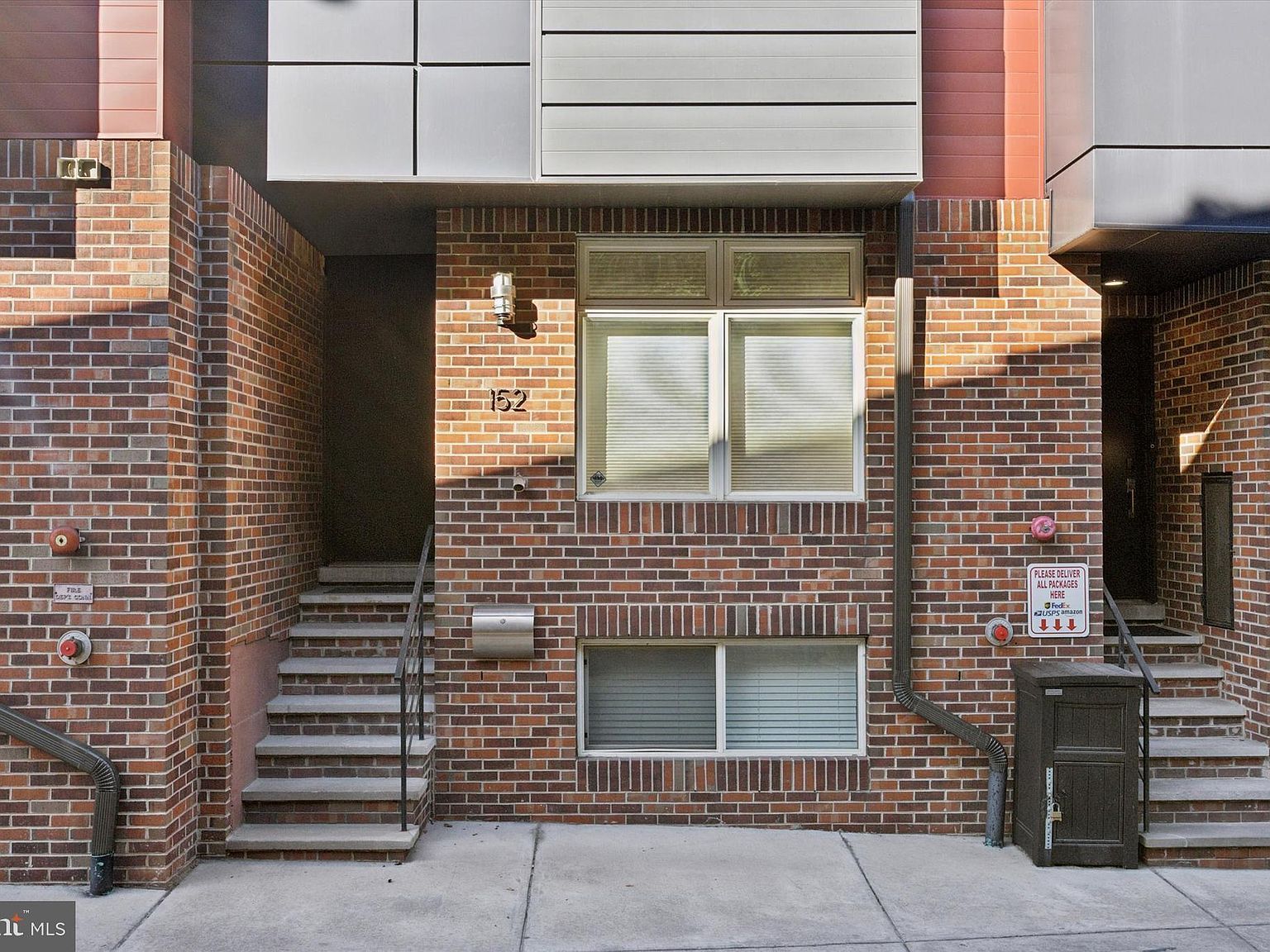 152 N Front St Philadelphia, PA 19106 - Thumbnail 4