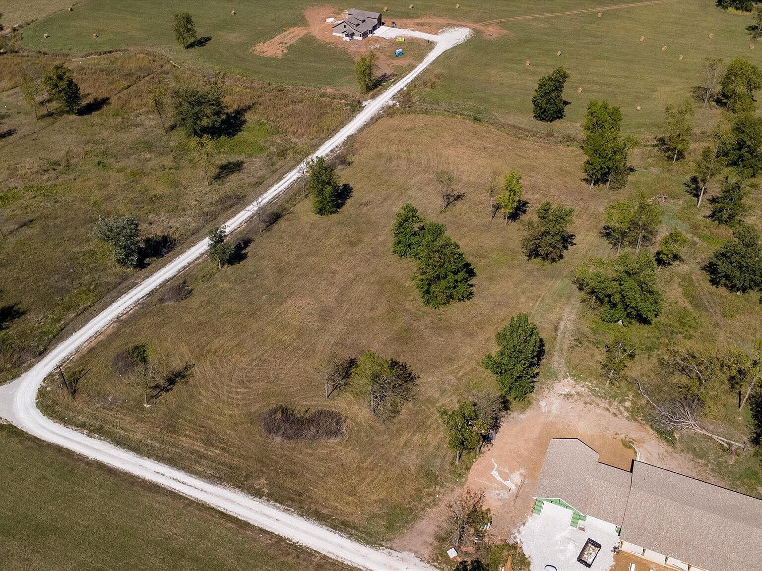 7 S 82nd Rd Bolivar, MO 65613 - Thumbnail 4